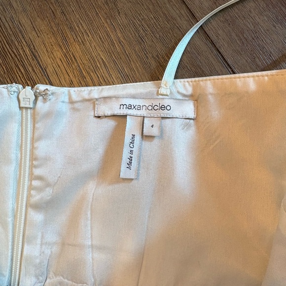 Semi formal dress - Picture 3 of 5